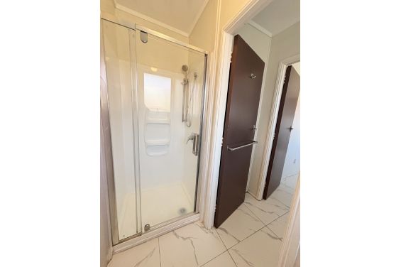 One-Bedroom Unit - shower